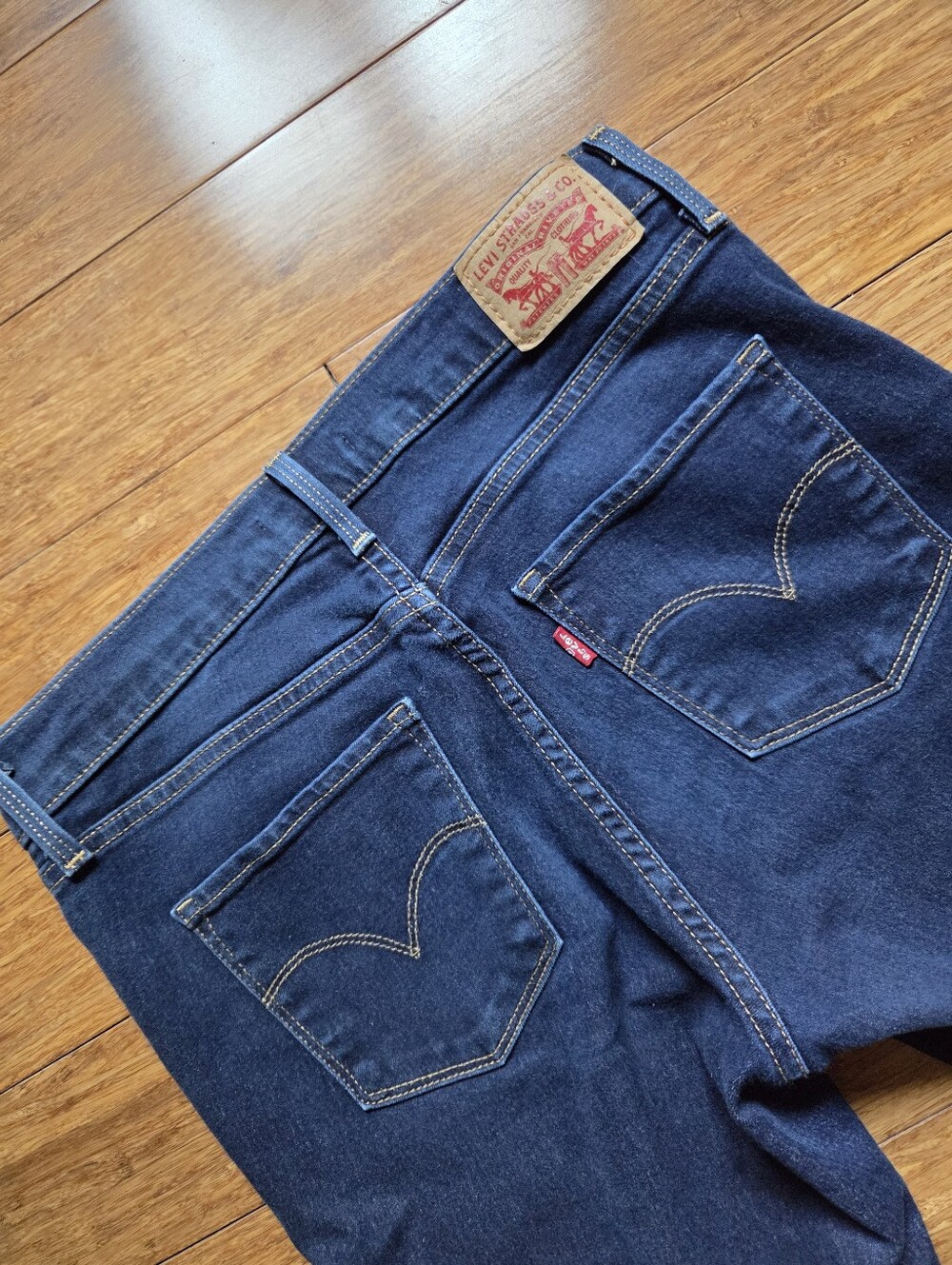 Levi's 311 Shaping Skinny Jeans Dark Wash Stretch Women's 28 x 30 Mid Rise - Picture 9 of 10